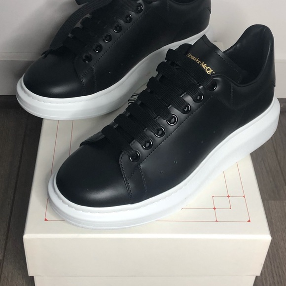 Alexander McQueen Men's Oversized Sneakers Black - Picture 6 of 15